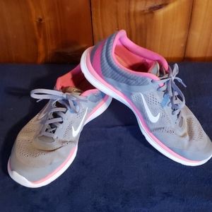 Women's Nike In Season 5